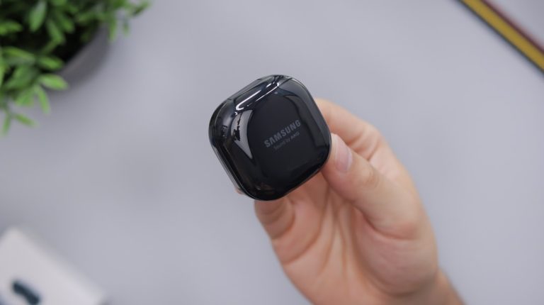 The Rise of Eco-Friendly Tech Gadgets: A Sustainable Future